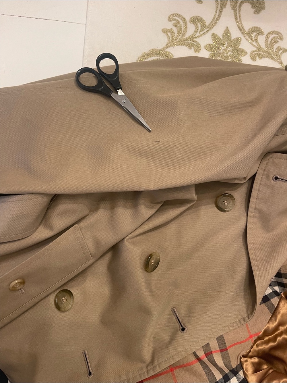 Burberry Khaki Double-Breasted Trench Coat with Waist Belt - Picture 14 of 16